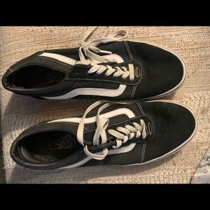 GUC Men’s size 10 black and white Vans shoes